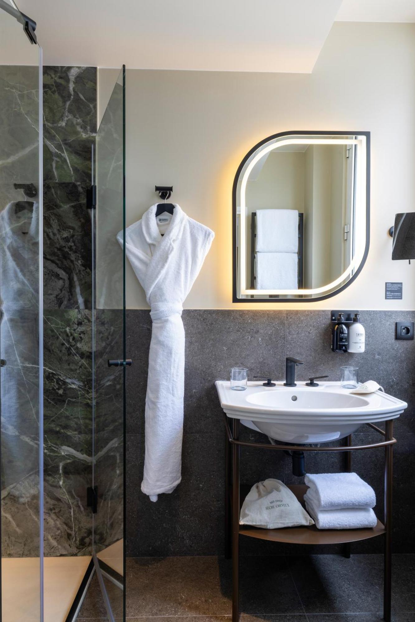 Hotel L'Ormaie & Spa Párizs Kültér fotó